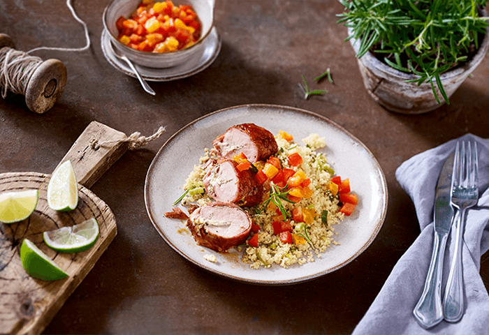 Rezept: Gefülltes Schweinefilet mit Rosmarin im Schinkenspeck-Mantel ... Rezept: Gefülltes Schweinefilet mit Rosmarin im Schinkenspeck-Mantel ...